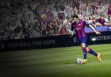 Во время штрафного удара в FIFA 15 игроки останавливаются – решение