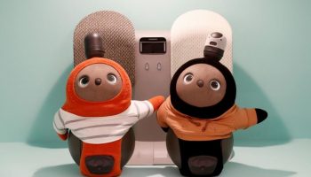 Робот «Любобот» – виртуальный тамагочи становится реальностью