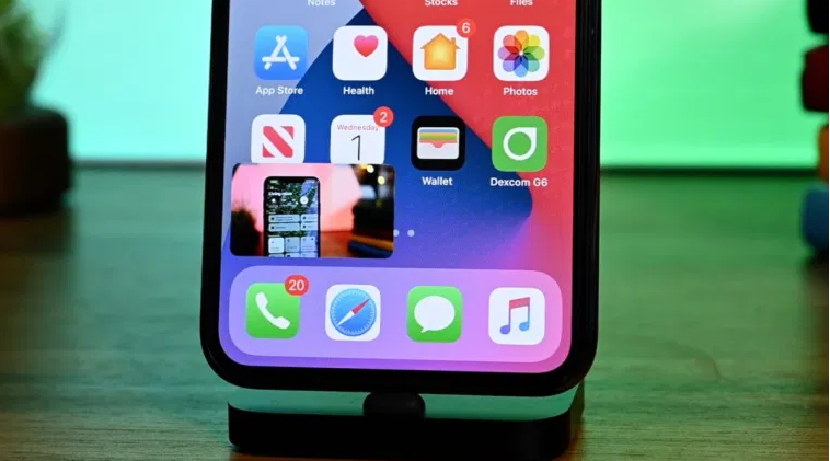 YouTube с функцией картинка в картинке на iOS 14