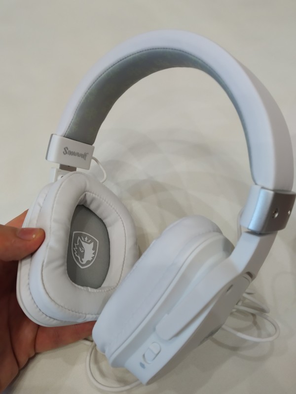 Sades SA-722S Snowwolf