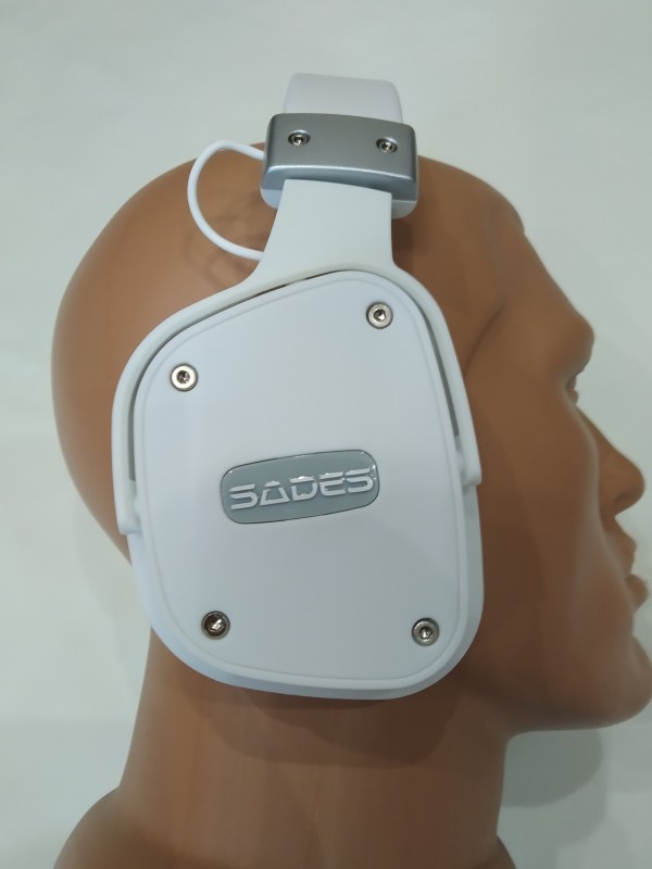 Sades SA-722S Snowwolf